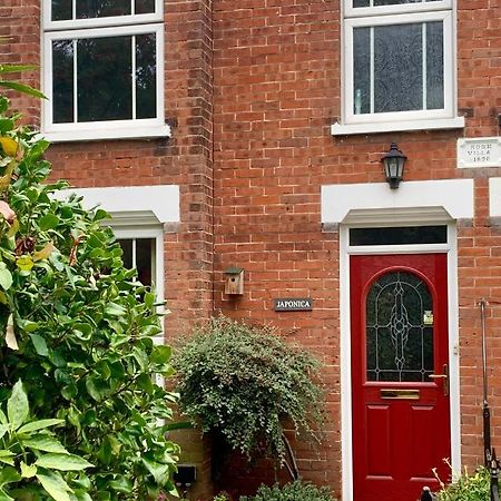 Smart & Comfortable 3-Bedroom Victorian House ستالهام المظهر الخارجي الصورة